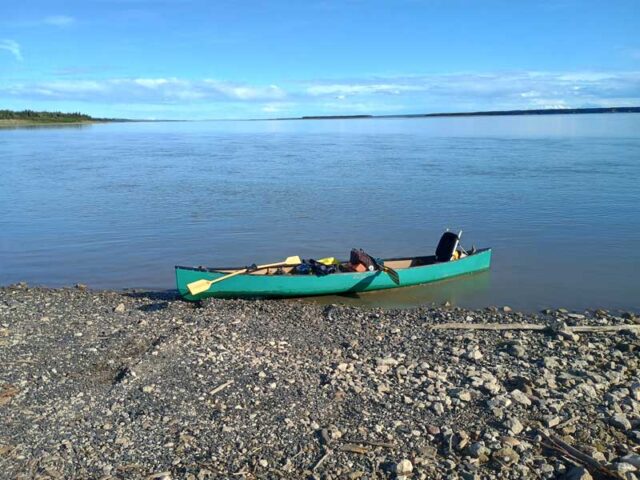 mackenzie-river-trip-2025-2 mackenzie-river-trip-2025-canoe